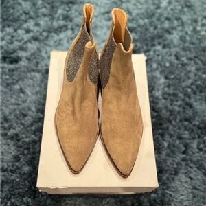 Elegant Tan Ankle Boots